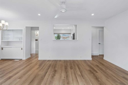 5020 47A Avenue, Sylvan Lake, AB - Indoor Photo Showing Other Room