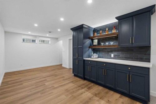 5020 47A Avenue, Sylvan Lake, AB - Indoor