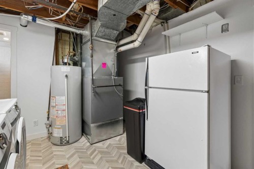 5020 47A Avenue, Sylvan Lake, AB - Indoor