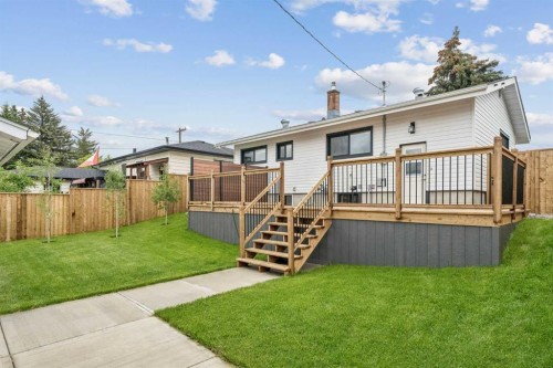 5020 47A Avenue, Sylvan Lake, AB - Outdoor With Deck Patio Veranda