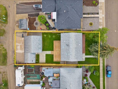 5020 47A Avenue, Sylvan Lake, AB - 