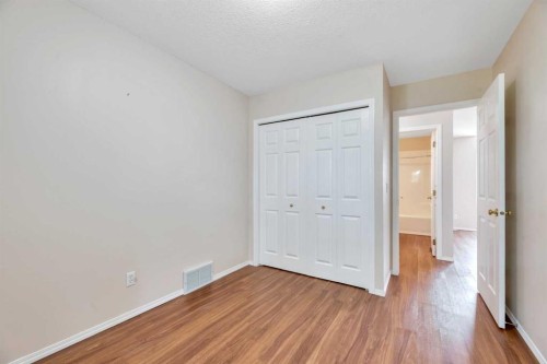 1-15 Rocky Ridge Gate Nw, Calgary, AB 