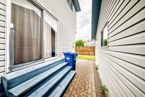 98 Country Hills Heights Nw, Calgary, AB 
