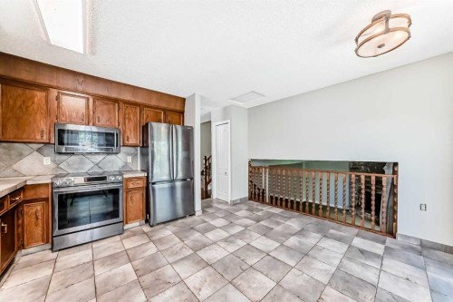 55 Woodstock Way Sw, Calgary, AB 