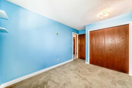 55 Woodstock Way Sw, Calgary, AB 
