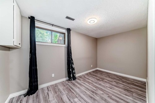 55 Woodstock Way Sw, Calgary, AB 