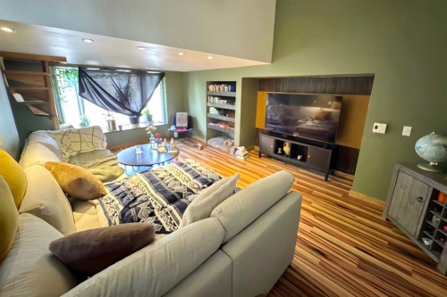 2440 22 Street Nw, Calgary, AB 