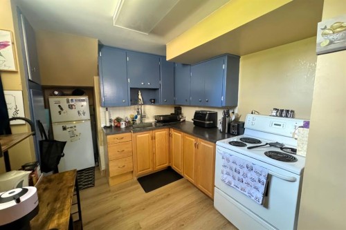 2440 22 Street Nw, Calgary, AB 