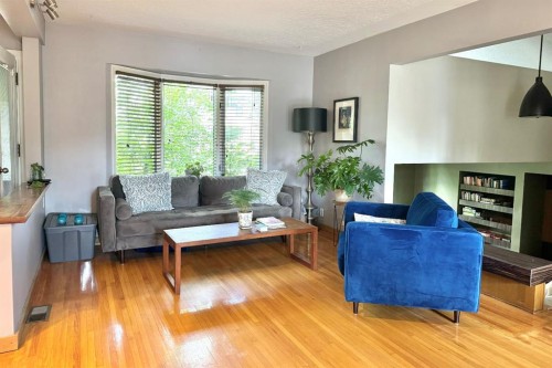 2440 22 Street Nw, Calgary, AB 