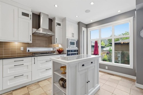 2409 Westmount Road Nw, Calgary, AB 