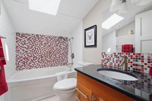 2409 Westmount Road Nw, Calgary, AB 