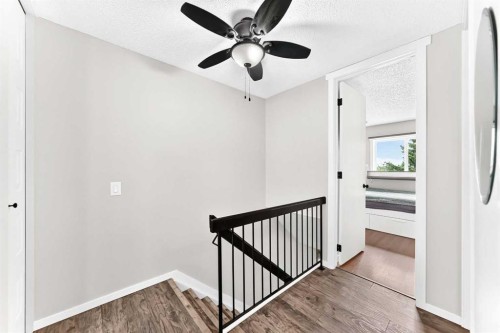 77 Edgeford Way Nw, Calgary, AB 