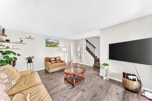77 Edgeford Way Nw, Calgary, AB 