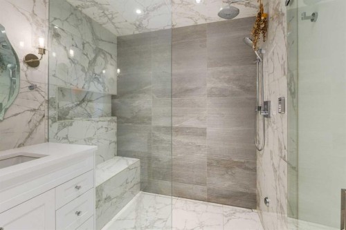 416 Oakhill Place Sw, Calgary, AB - Indoor Photo Showing Bathroom