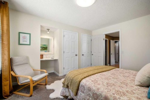 43 Cimarron Park Green, Okotoks, AB 