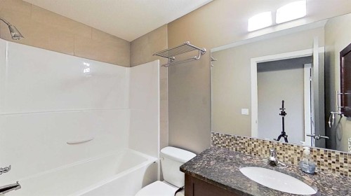 249 18 Avenue Ne, Calgary, AB 