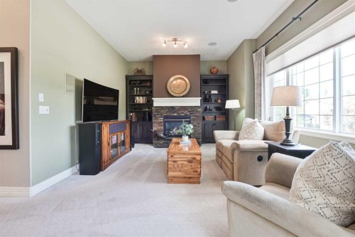 136 Strathlea Place Sw, Calgary, AB 