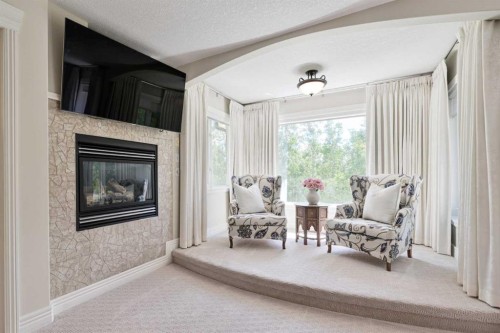 136 Strathlea Place Sw, Calgary, AB 