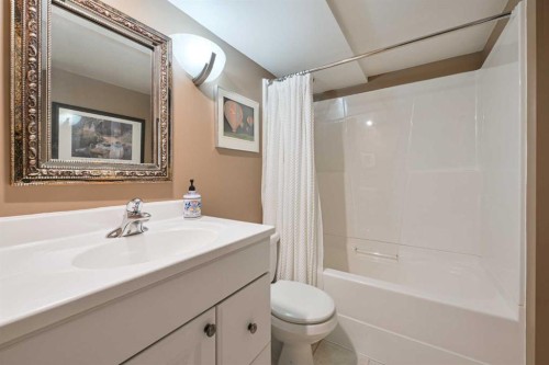 136 Strathlea Place Sw, Calgary, AB 