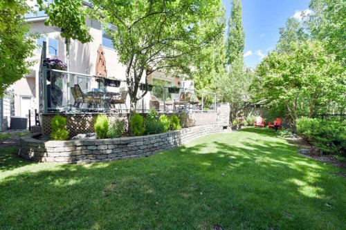 136 Strathlea Place Sw, Calgary, AB 