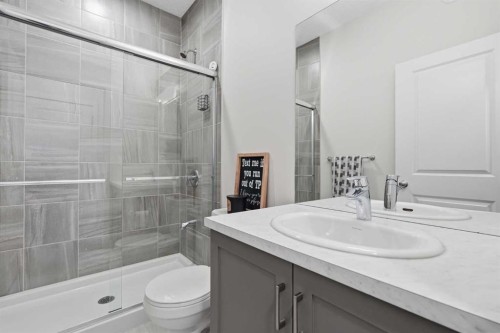 15 Lawrence Green Se, Airdrie, AB 