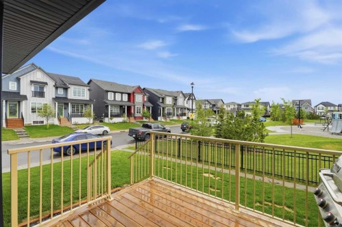 15 Lawrence Green Se, Airdrie, AB 