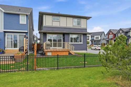 15 Lawrence Green Se, Airdrie, AB 