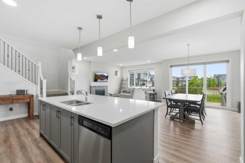 15 Lawrence Green Se, Airdrie, AB 