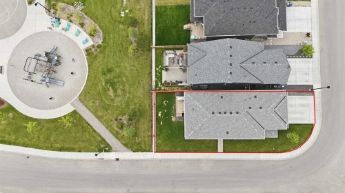 15 Lawrence Green Se, Airdrie, AB 