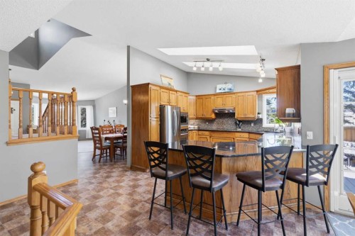 145 Straddock Crescent Sw, Calgary, AB 