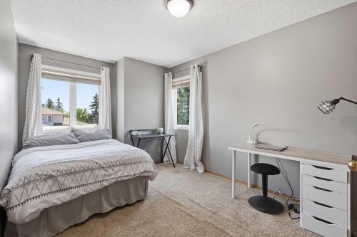 145 Straddock Crescent Sw, Calgary, AB 