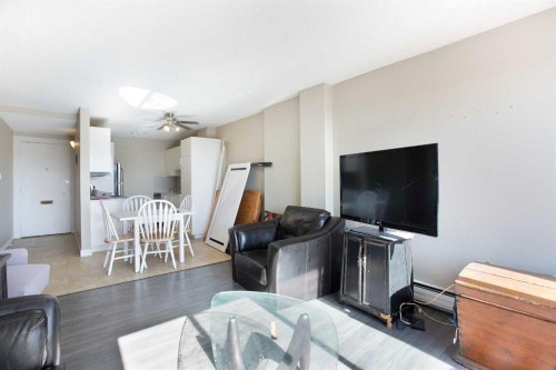 740-519 17 Avenue Sw, Calgary, AB - Indoor Photo Showing Living Room
