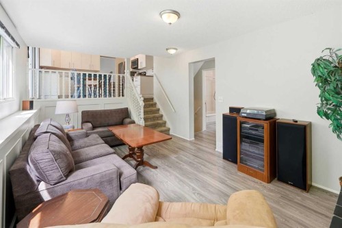 442 Queensland Place Se, Calgary, AB 