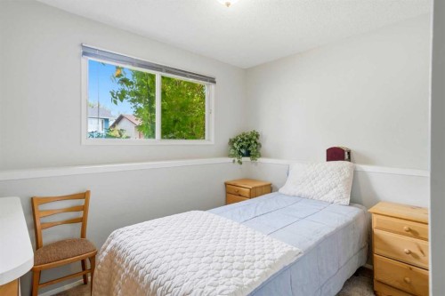 442 Queensland Place Se, Calgary, AB 