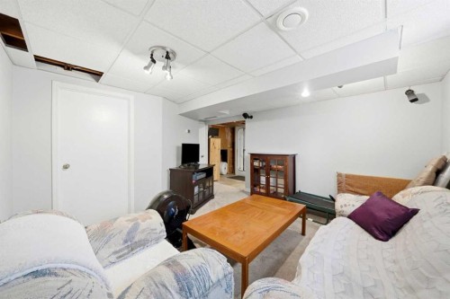 442 Queensland Place Se, Calgary, AB 