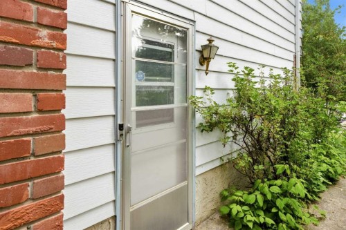 442 Queensland Place Se, Calgary, AB 