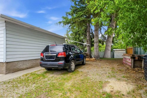 442 Queensland Place Se, Calgary, AB 
