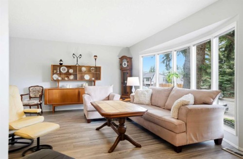 442 Queensland Place Se, Calgary, AB 