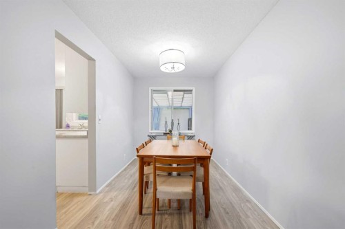 442 Queensland Place Se, Calgary, AB 