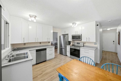 442 Queensland Place Se, Calgary, AB 