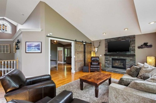8816 48 Avenue, Calgary, AB 
