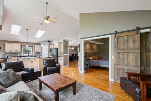 8816 48 Avenue, Calgary, AB 