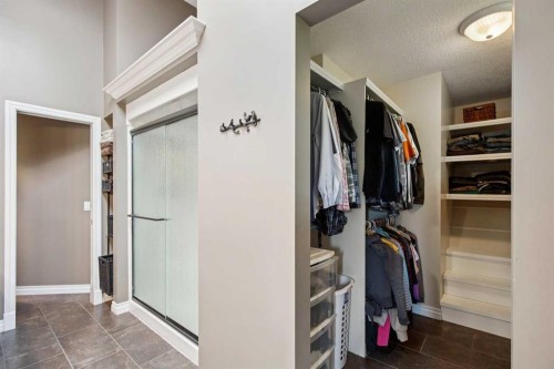 8816 48 Avenue, Calgary, AB 