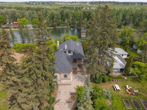 8816 48 Avenue, Calgary, AB 