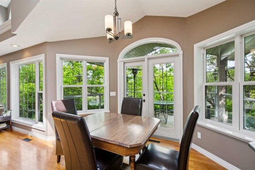 8816 48 Avenue, Calgary, AB 