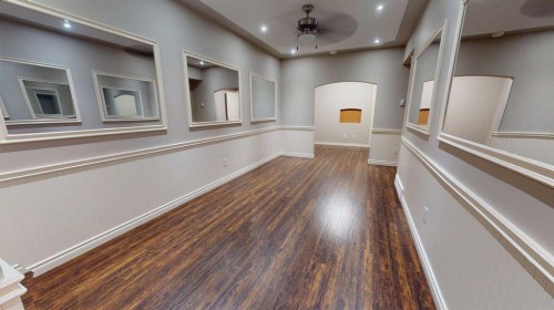 4-7001 52 Street, Lacombe, AB - Indoor Photo Showing Other Room