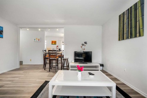 1527 46 Street Se, Calgary, AB 