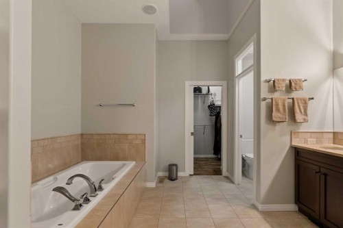 229 Elgin Estates Park Se, Calgary, AB 