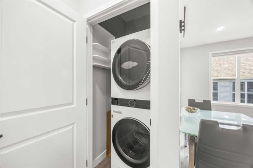 289 Lucas Avenue Nw, Calgary, AB - Indoor Photo Showing Laundry Room