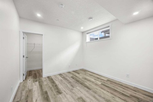 289 Lucas Avenue Nw, Calgary, AB - Indoor Photo Showing Other Room